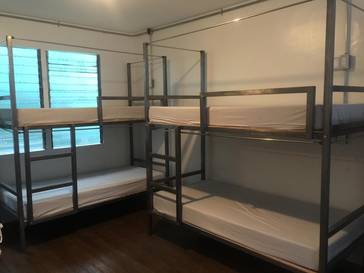 The Hub District Hostel And Dorm Makati City Ngoại thất bức ảnh